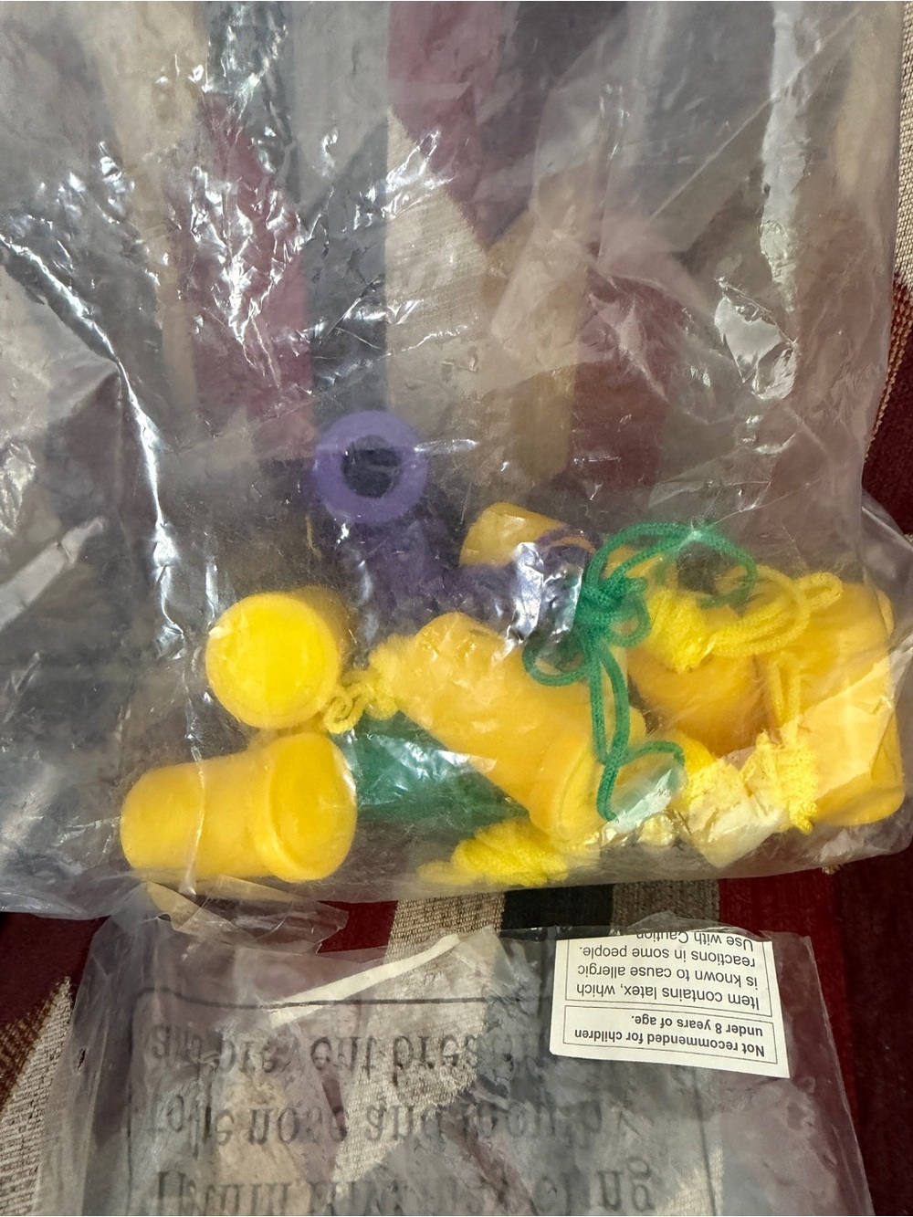 Assorted Yellow and Purple Plastic whistles - Picture 4 of 5
